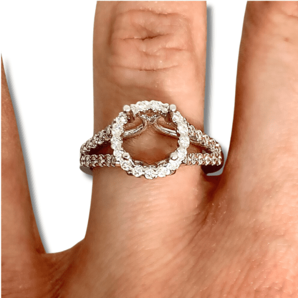 Round-Cut Diamond Semi-Mount