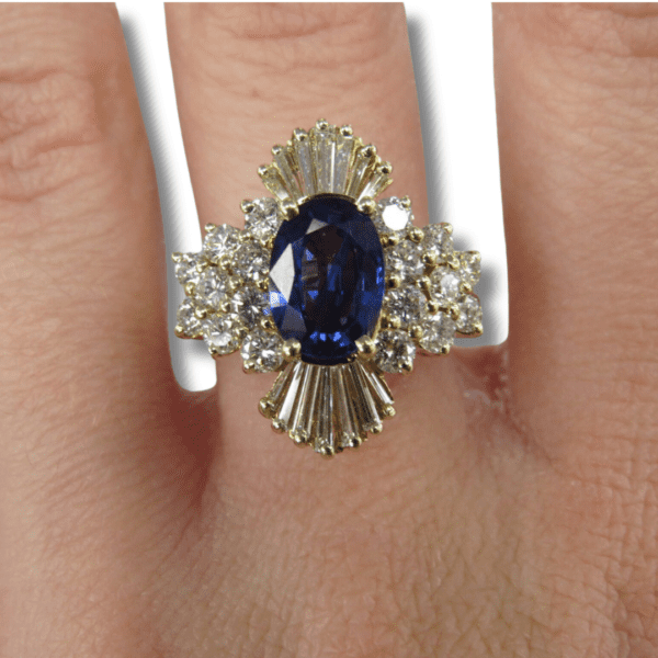 LOVELY DIAMOND AND SAPPHIRE RING