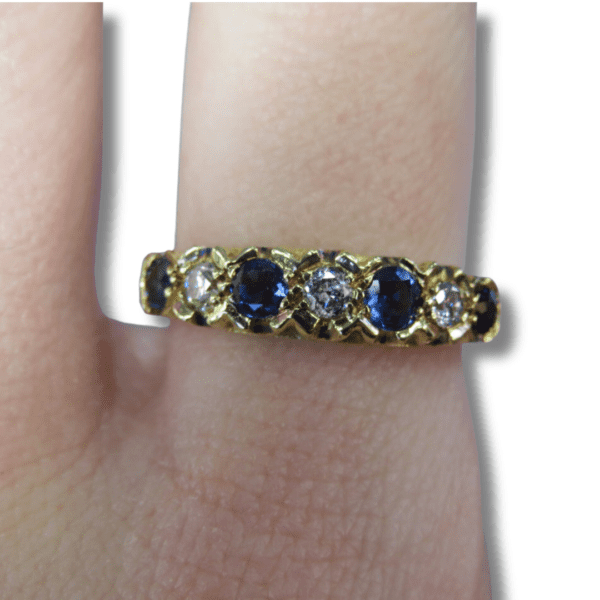 ESTATE 18K GOLD AND PLATINUM DIAMOND AND SAPPHIRE RING