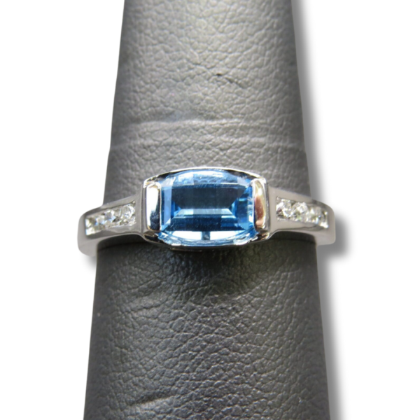 BLUE TOPAZ AND DIAMOND RING2